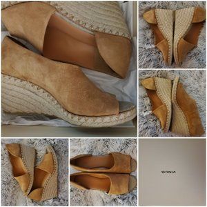 VINCE CAMUTO WEDGE SANDAL - BEAUTIFUL